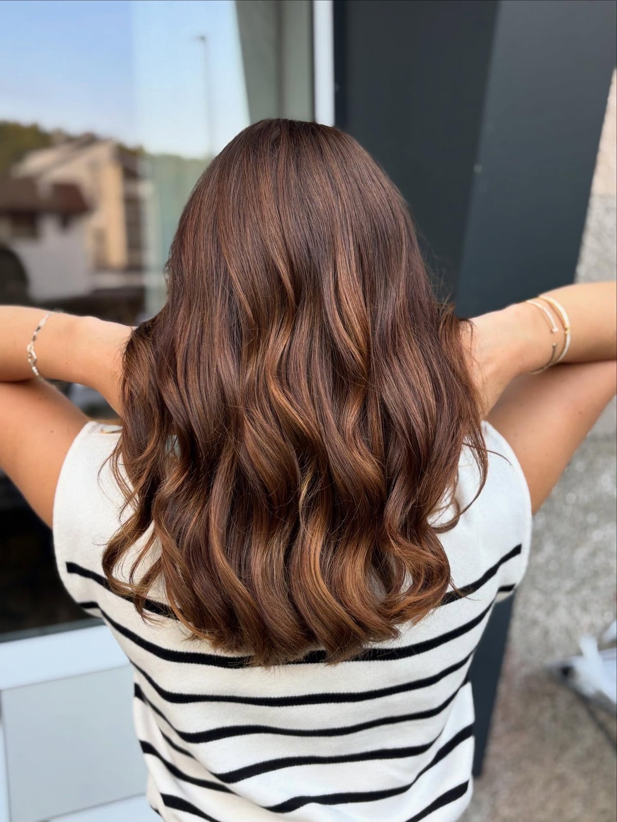 Mid-Back Medium Brown With Subtle Highlights Mid-Back Medium Brown With Subtle Highlights — Simple Brown Highlights