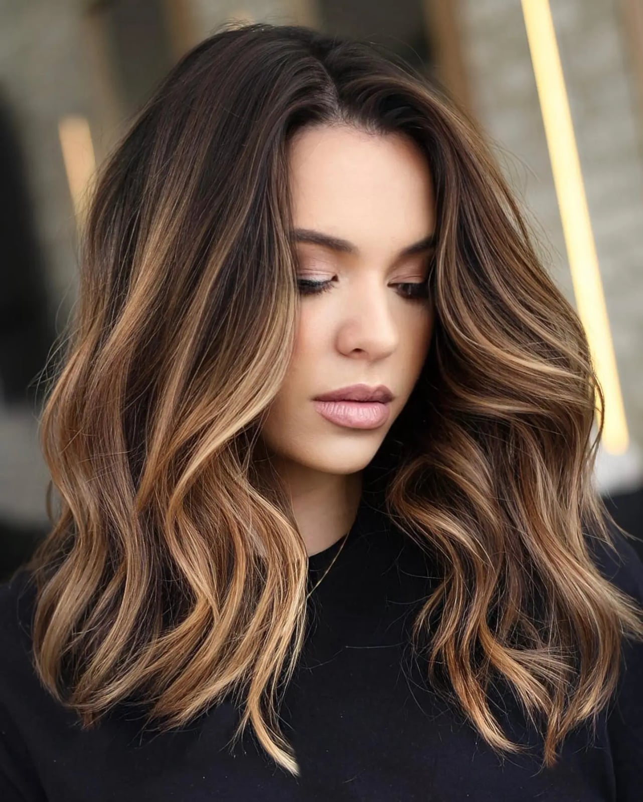 Collarbone Length Dark Brown With Caramel Highlights — Simple Brunette Highlights