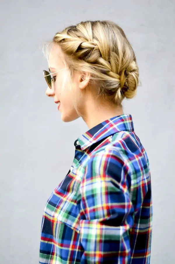 Wavy Blonde Braided Bun With Curtain Bangs Wavy Blonde Braided Bun With Curtain Bangs — Simple Bun Braids