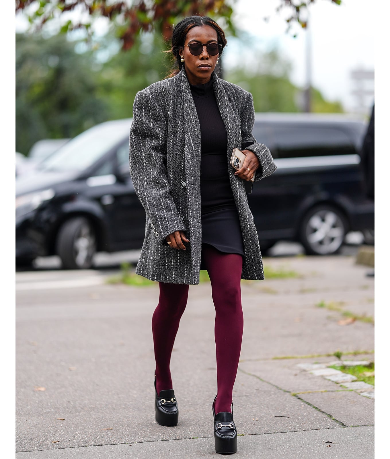 Burgundy Tights with Striped Blazer and Mini Skirt Burgundy Tights with Striped Blazer and Mini Skirt — Simple Burgundy Outfits for Women