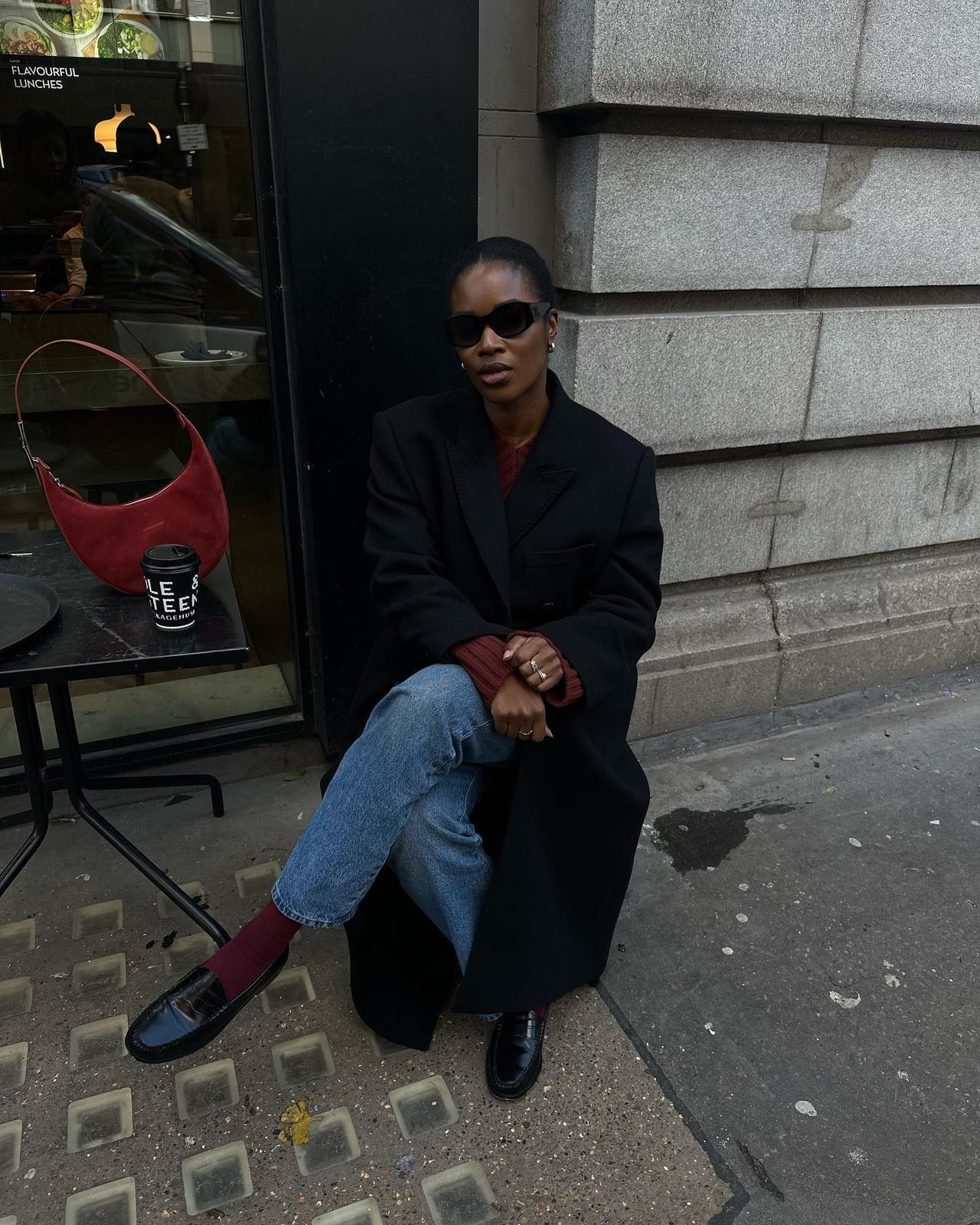 Oversized Black Coat Over Burgundy Sweater and Jeans Oversized Black Coat Over Burgundy Sweater and Jeans — Simple Burgundy Outfits for Women