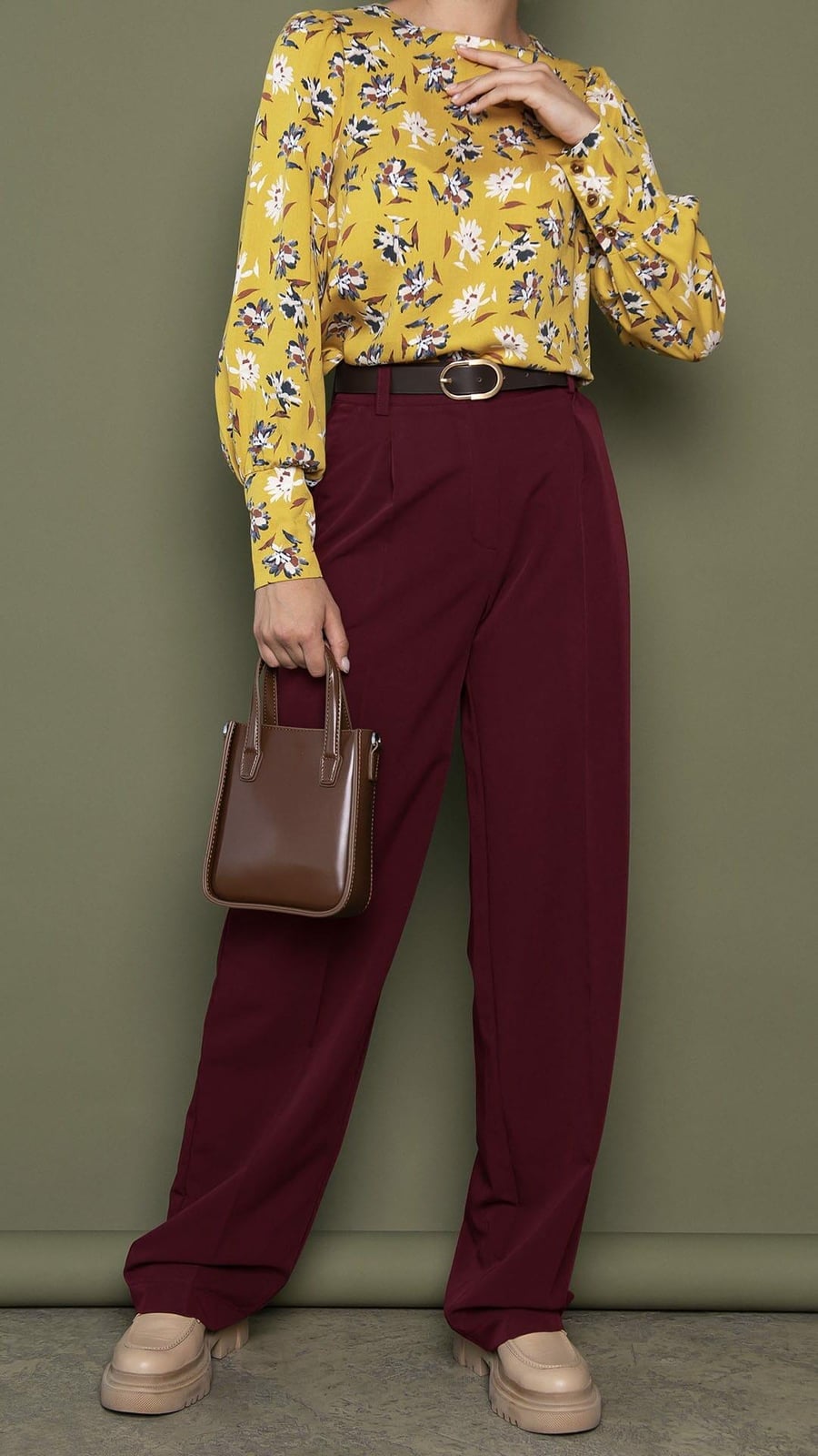 Simple Burgundy Trousers with a Yellow Floral Print Blouse Simple Burgundy Trousers with a Yellow Floral Print Blouse — Simple Burgundy Pants Outfits