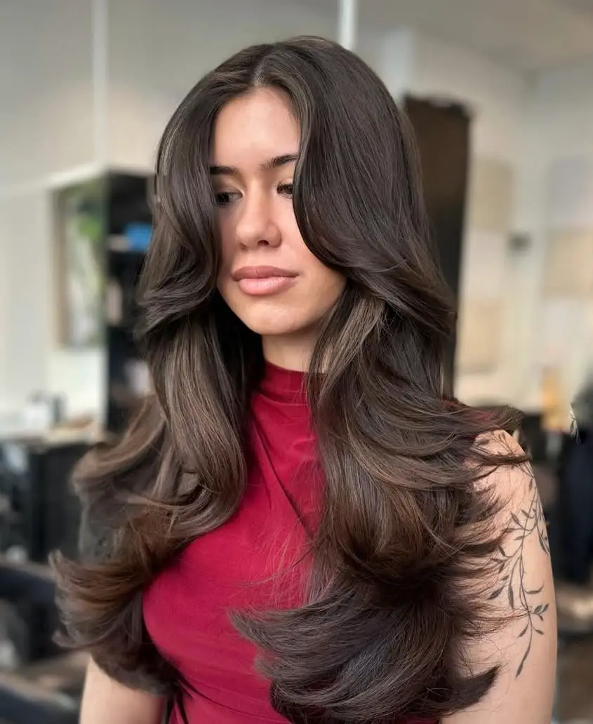 Voluminous Curls Butterfly Haircut Voluminous Curls Butterfly Haircut — Simple Butterfly Haircut