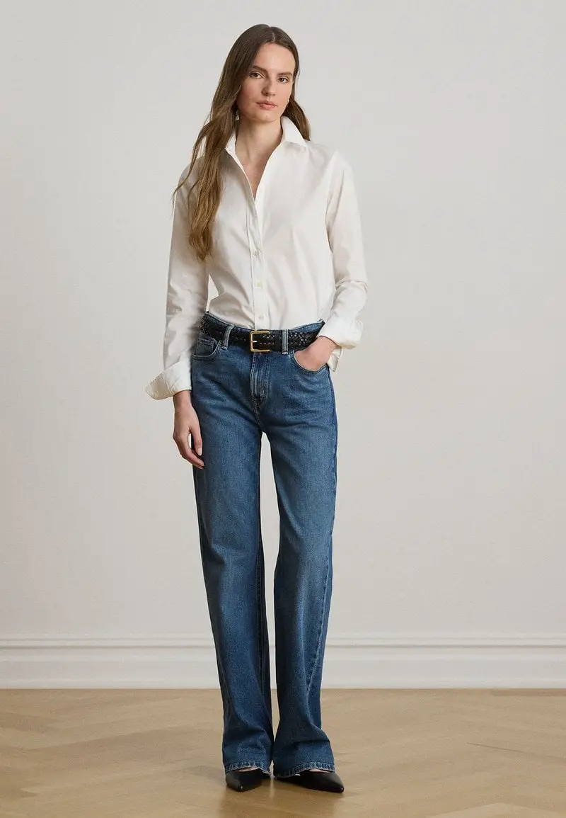 Crisp White Shirt with Blue Jeans and Black Heels Crisp White Shirt with Blue Jeans and Black Heels — Simple Button Down Outfits