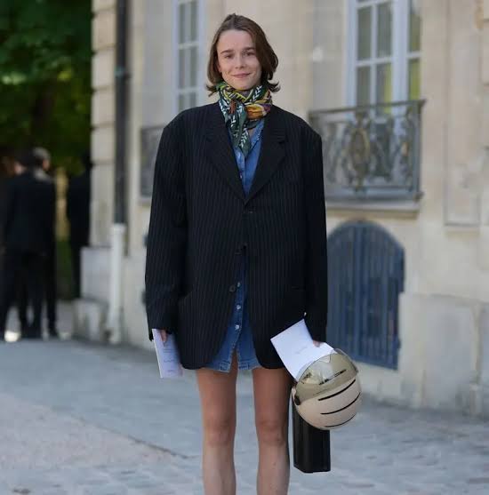 Green Linen Shirt with Sash and Black Pants Green Linen Shirt with Sash and Black Pants — Simple Button Down Outfits