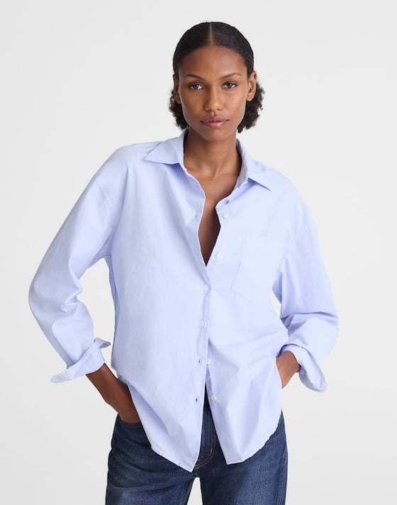 Light Blue Shirt with Dark Jeans and Relaxed Fit Light Blue Shirt with Dark Jeans and Relaxed Fit — Simple Button Down Outfits