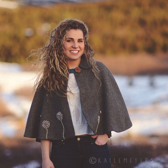 Casual Wool Cape with Dandelion Motifs Casual Wool Cape with Dandelion Motifs — Simple Cape Outfits