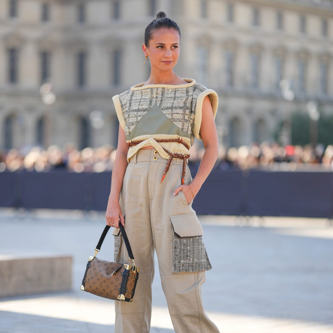 Beige Linen Cargo Pants With Textured Top — Simple Cargo Pants Outfits