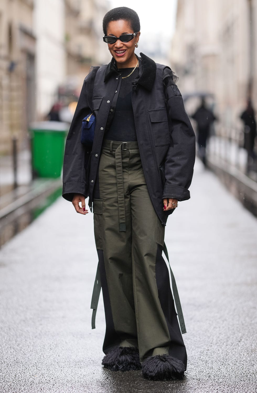 Olive Green Cargo Pants With Fur Collar Jacket — Simple Cargo Pants Outfits