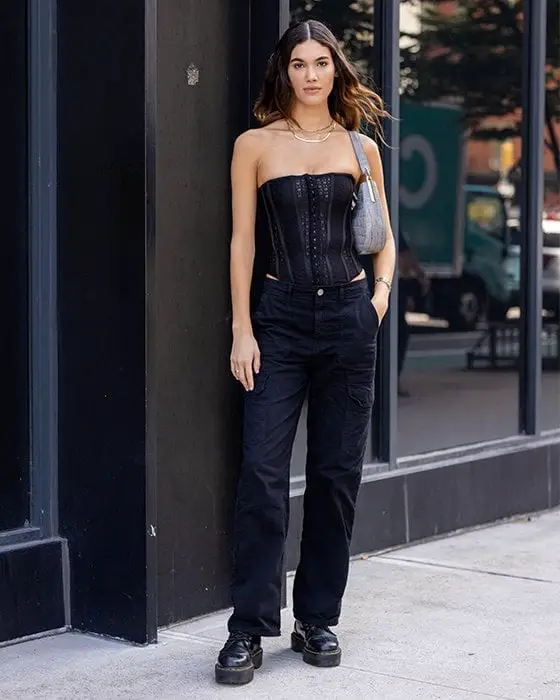 Black Cargo Pants With Strapless Corset Top — Simple Cargo Pants Outfits