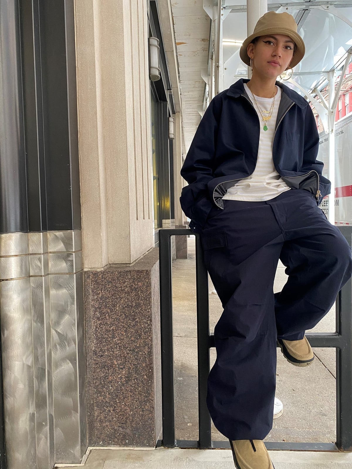 Navy Oversized Wide Leg Cargo Pants With Zip-Up, Office-Safe Version — Simple Cargo Pants Outfits