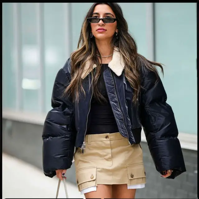 Khaki Mini Cargo Skirt With Black Top and Puffer Jacket Khaki Mini Cargo Skirt With Black Top and Puffer Jacket — Simple Cargo Skirt Outfits