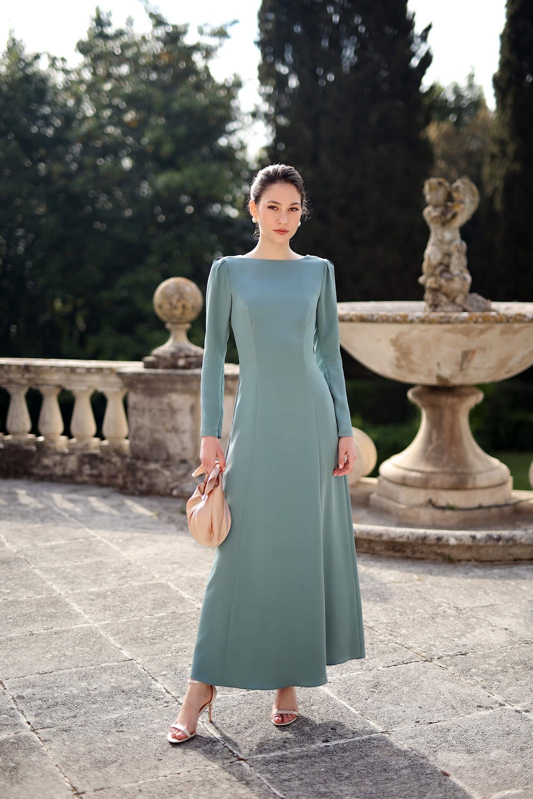 Long Sleeve Maxi Dress with Fitted Silhouette Long Sleeve Maxi Dress with Fitted Silhouette — Simple Casino Outfits