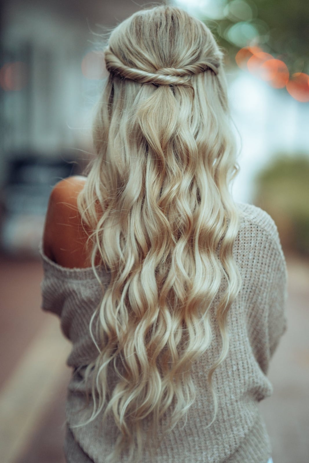 Cascading Platinum Blonde Waves Cascading Platinum Blonde Waves — Simple Casual Hairstyles
