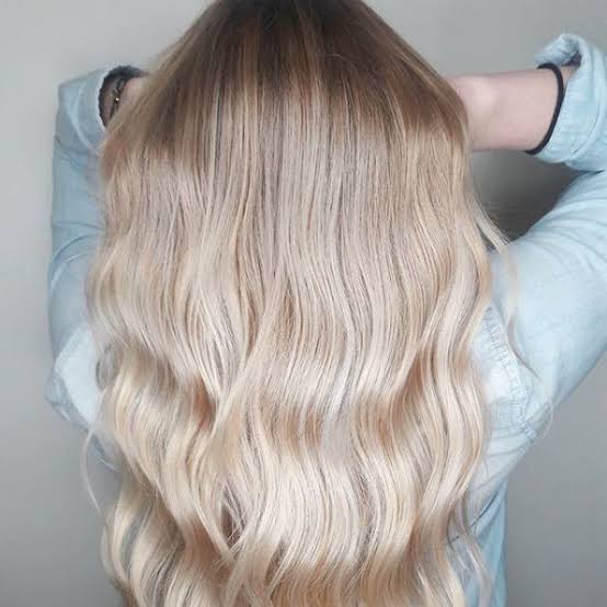 Mid-Back Waves With Root Shadow, Wavy — Simple Champagne Blonde