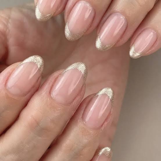 Glitter French Tip Oval Nails Glitter French Tip Oval Nails — Simple Champagne Nails