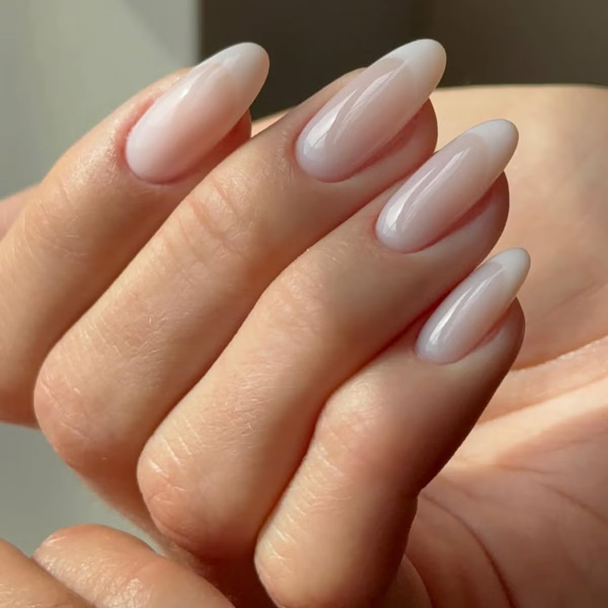 Milky Pink Soft White French Oval Nails Milky Pink Soft White French Oval Nails — Simple Champagne Nails