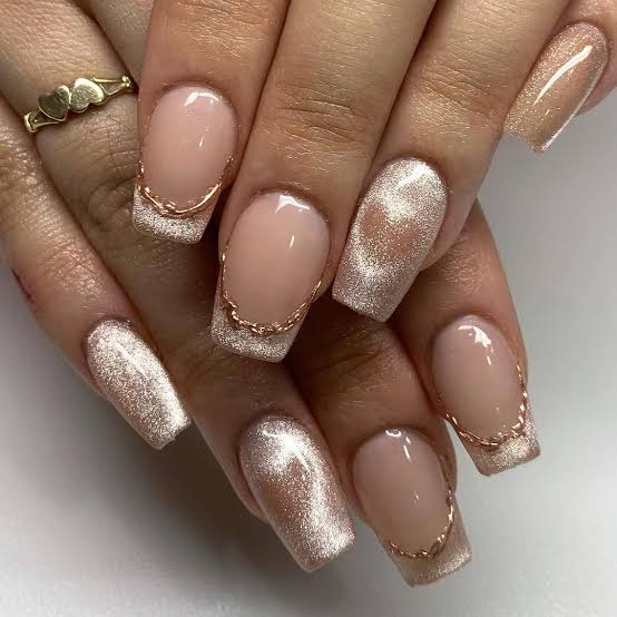 Square Nude Gold Thread French Nails Square Nude Gold Thread French Nails — Simple Champagne Nails