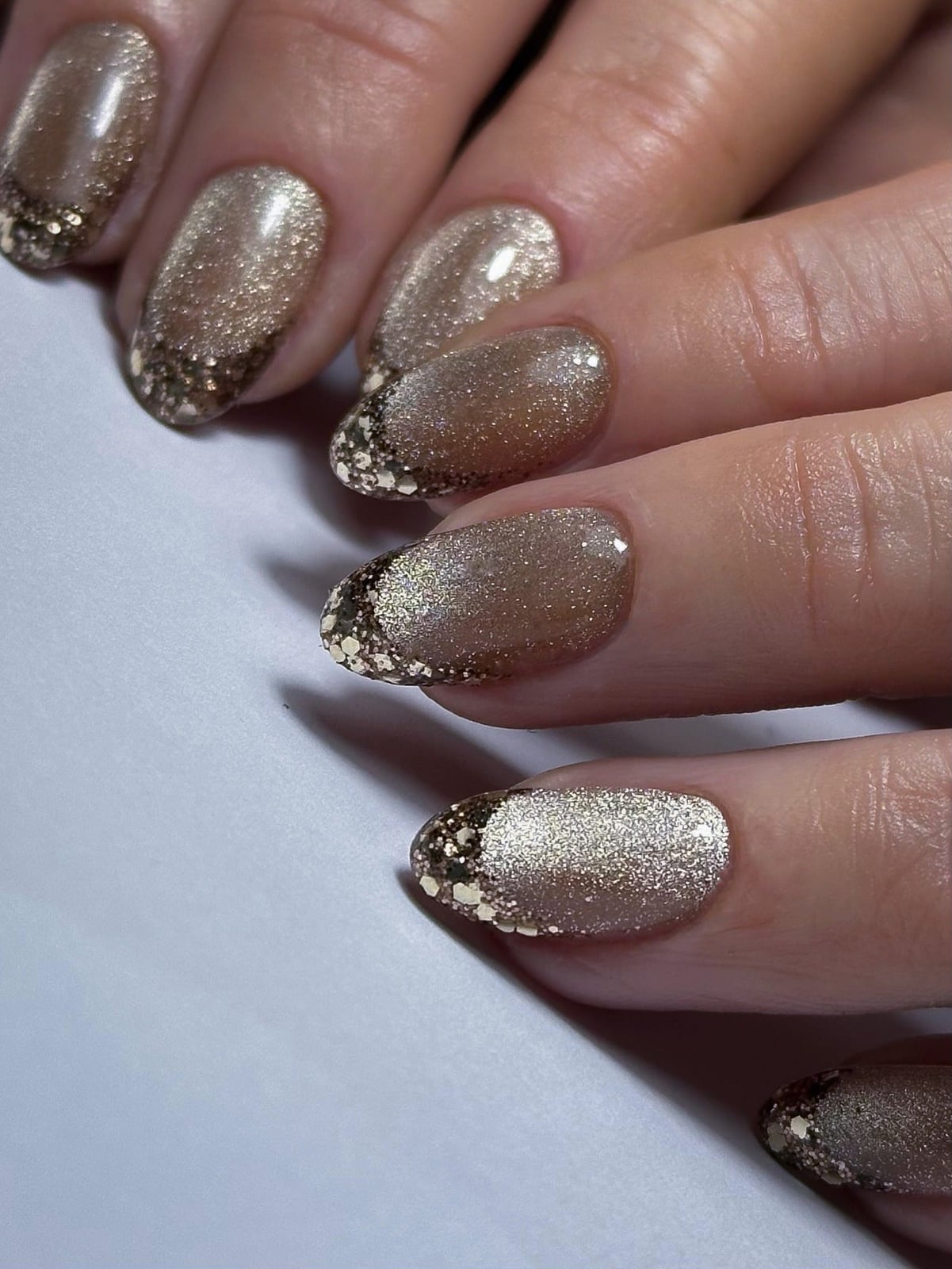 Medium Almond Pearlescent Nude Nails Medium Almond Pearlescent Nude Nails — Simple Champagne Nails