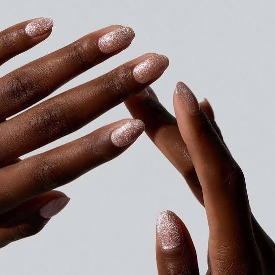 Champagne Rose Gold Shimmer Almond Nails Champagne Rose Gold Shimmer Almond Nails — Simple Champagne Nails