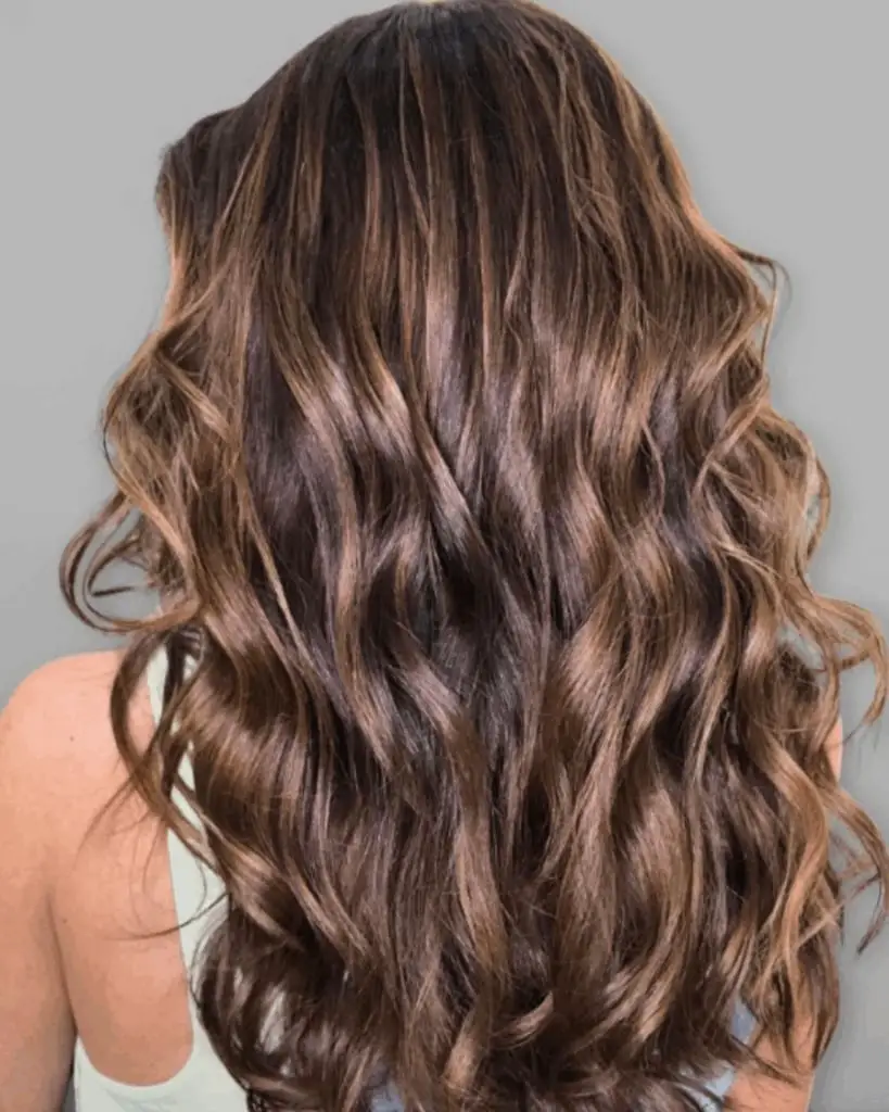 Mid-Back Dark Chocolate With Lighter Brown Highlights and Loose Waves Mid-Back Dark Chocolate With Lighter Brown Highlights and Loose Waves — Simple Chocolate Balayage