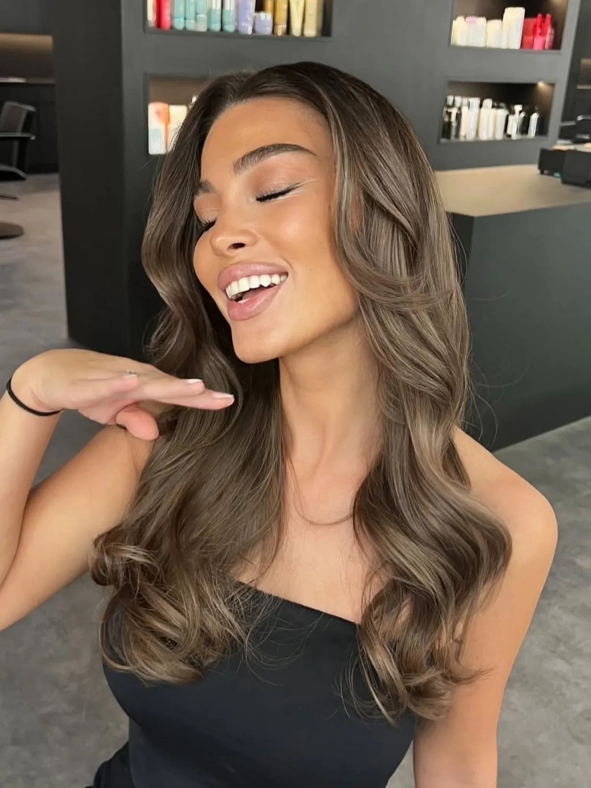 Collarbone Balayage With Face-Framing Layers Collarbone Balayage With Face-Framing Layers — Simple Chocolate Balayage