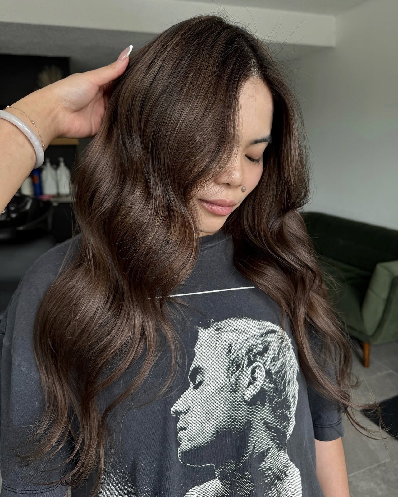 Chocolate Brown With Face-Framing Waves — Simple Chocolate Highlights