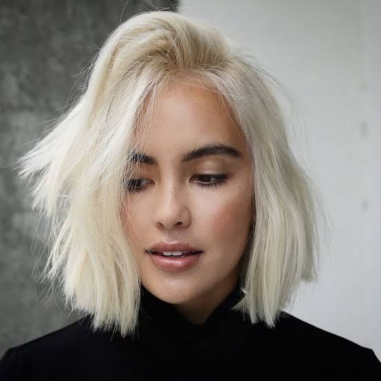Collarbone Bob Platinum Blonde Texture, Wispy Collarbone Bob Platinum Blonde Texture, Wispy — Simple Choppy Bob