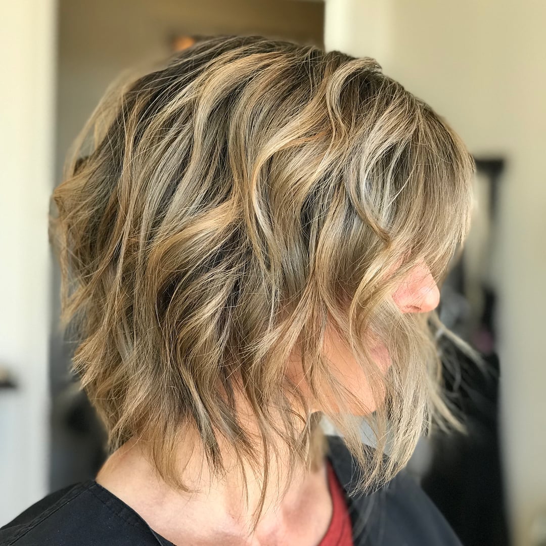 Collarbone Bob Honey Blonde Balayage Collarbone Bob Honey Blonde Balayage — Simple Choppy Bob
