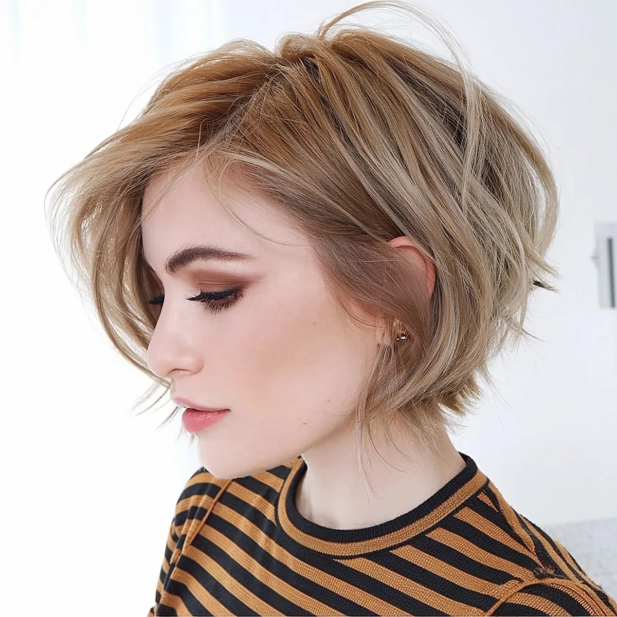 Chin Length Choppy Bob in Ash Blonde Chin Length Choppy Bob in Ash Blonde — Simple Choppy Bob Hairstyles