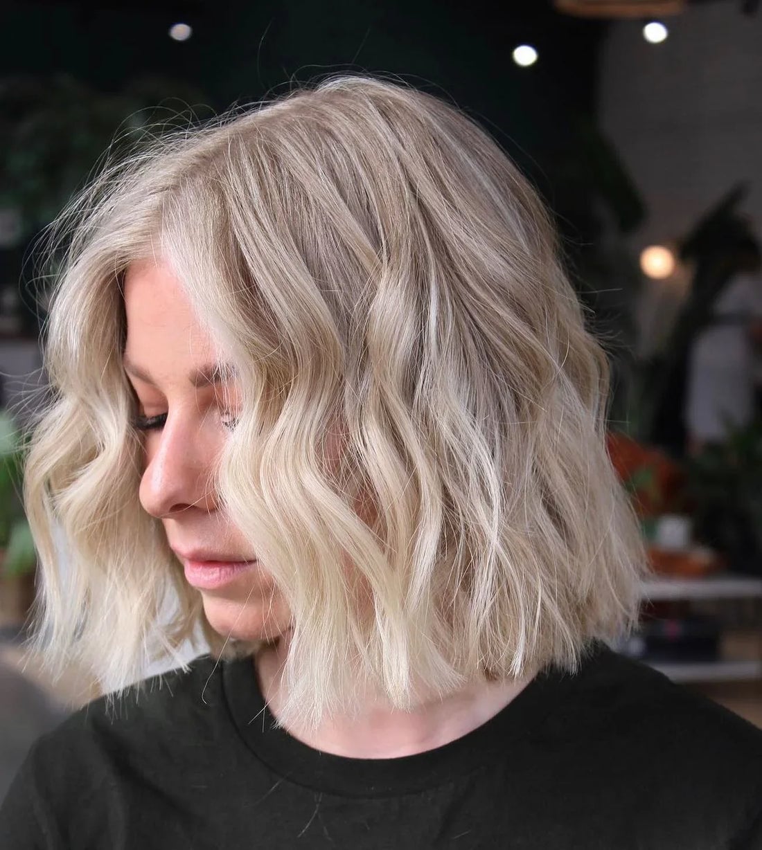 Collarbone Bob With Loose Waves and Ash Blonde Collarbone Bob With Loose Waves and Ash Blonde — Simple Choppy Bob Hairstyles
