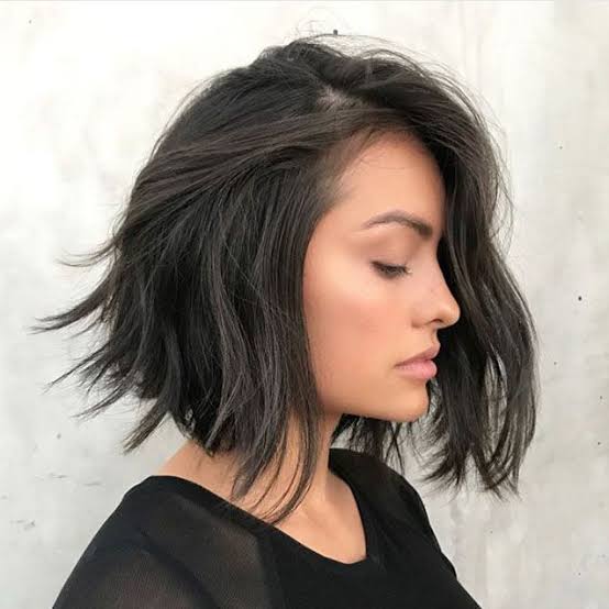 Chin Length Dark Brown Bob With Undone Texture Chin Length Dark Brown Bob With Undone Texture — Simple Choppy Bob Hairstyles