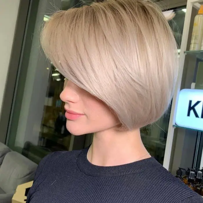 Chin Length Ash Blonde Bob With Asymmetrical Cut Chin Length Ash Blonde Bob With Asymmetrical Cut — Simple Choppy Bob Hairstyles