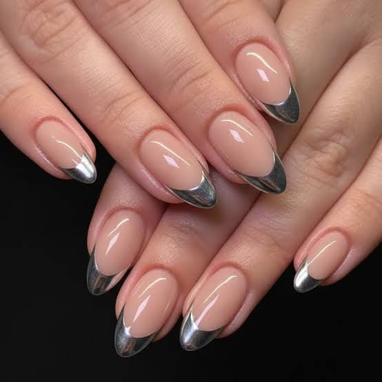 Almond Medium Length With Sharp Silver Chrome Almond Medium Length With Sharp Silver Chrome — Simple Chrome French Tip Nails