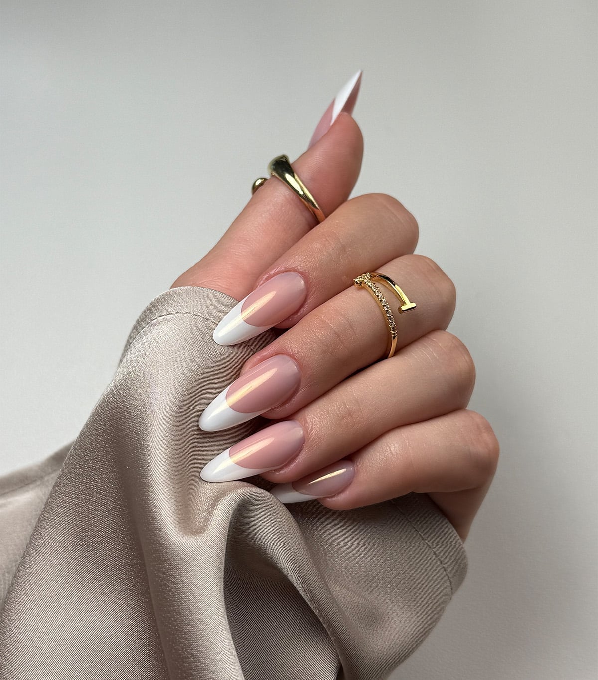 Short Almond Nails With White Chrome French Tips Short Almond Nails With White Chrome French Tips — Simple Chrome French Tip Nails