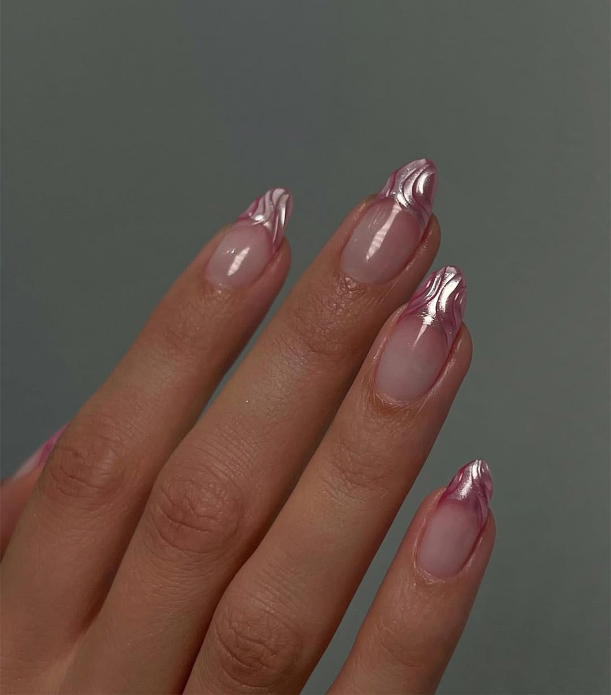 Almond Nails With Wavy Pink Silver Chrome Tips Almond Nails With Wavy Pink Silver Chrome Tips — Simple Chrome French Tip Nails