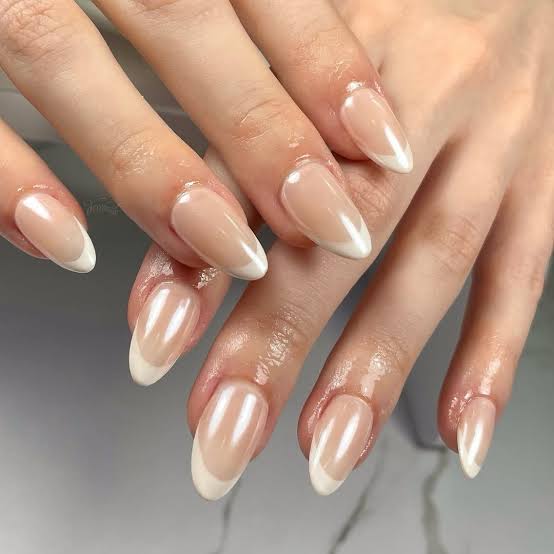 Almond Nails With Pearlescent French Tips Almond Nails With Pearlescent French Tips — Simple Chrome French Tip Nails