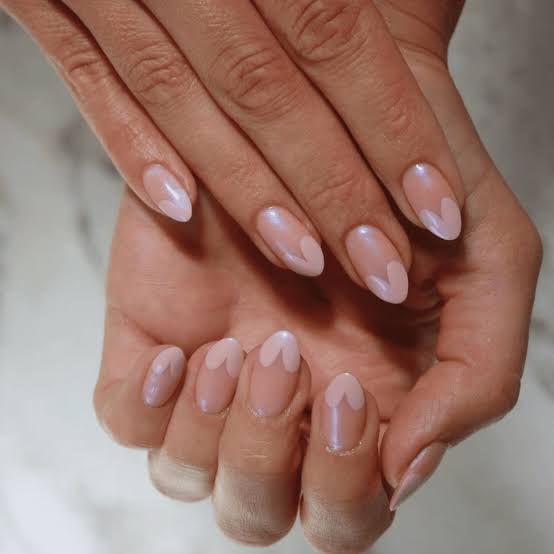 Almond Nails With Heart Shaped Pearlescent Tips Almond Nails With Heart Shaped Pearlescent Tips — Simple Chrome French Tip Nails
