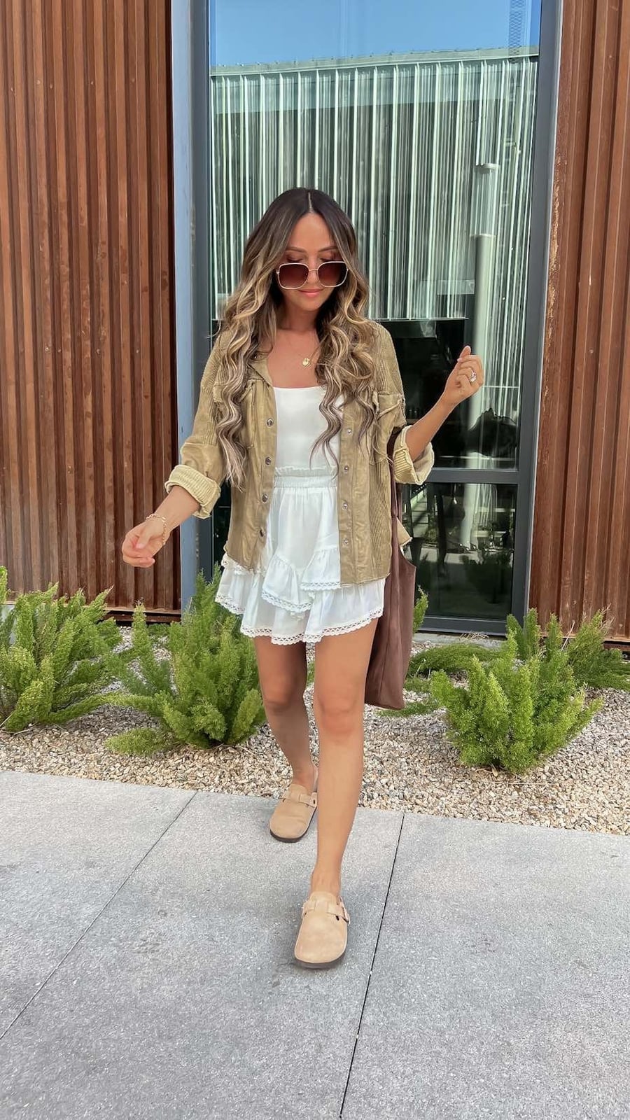 Suede Clogs with Khaki Utility Jacket and Ruffled Skirt, Close-Up Take Suede Clogs with Khaki Utility Jacket and Ruffled Skirt, Close-Up Take — Simple Clogs Outfits
