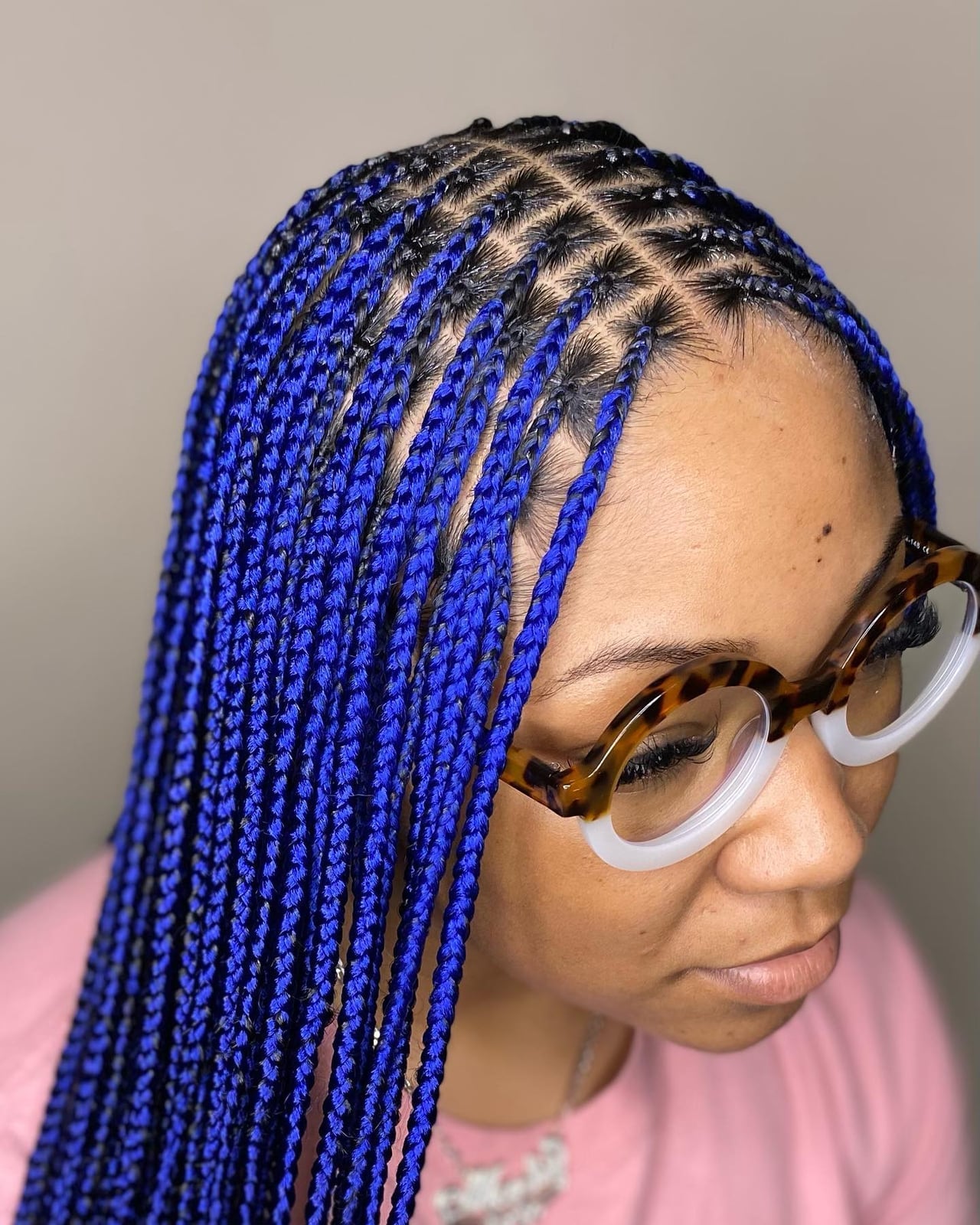 Vibrant Blue Mid-Back Box Braids Vibrant Blue Mid-Back Box Braids — Simple Color Braids