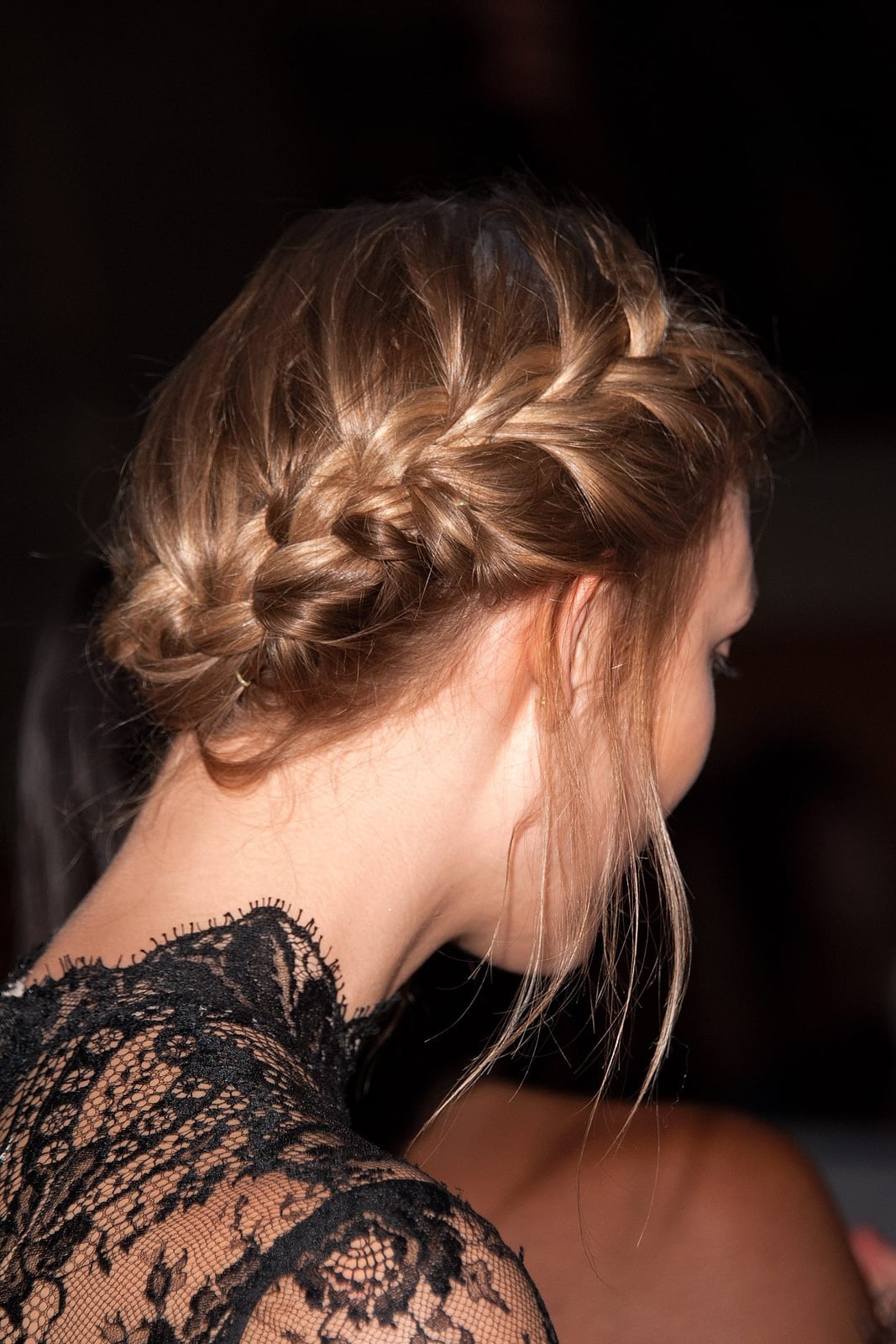 Blonde Collarbone Fishtail Braid Blonde Collarbone Fishtail Braid — Simple Color Braids