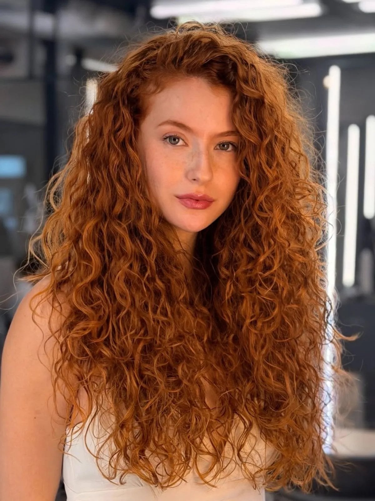 Mid-Back Rich Copper Gloss with Side Part Mid-Back Rich Copper Gloss with Side Part — Simple Copper Hair with Blonde