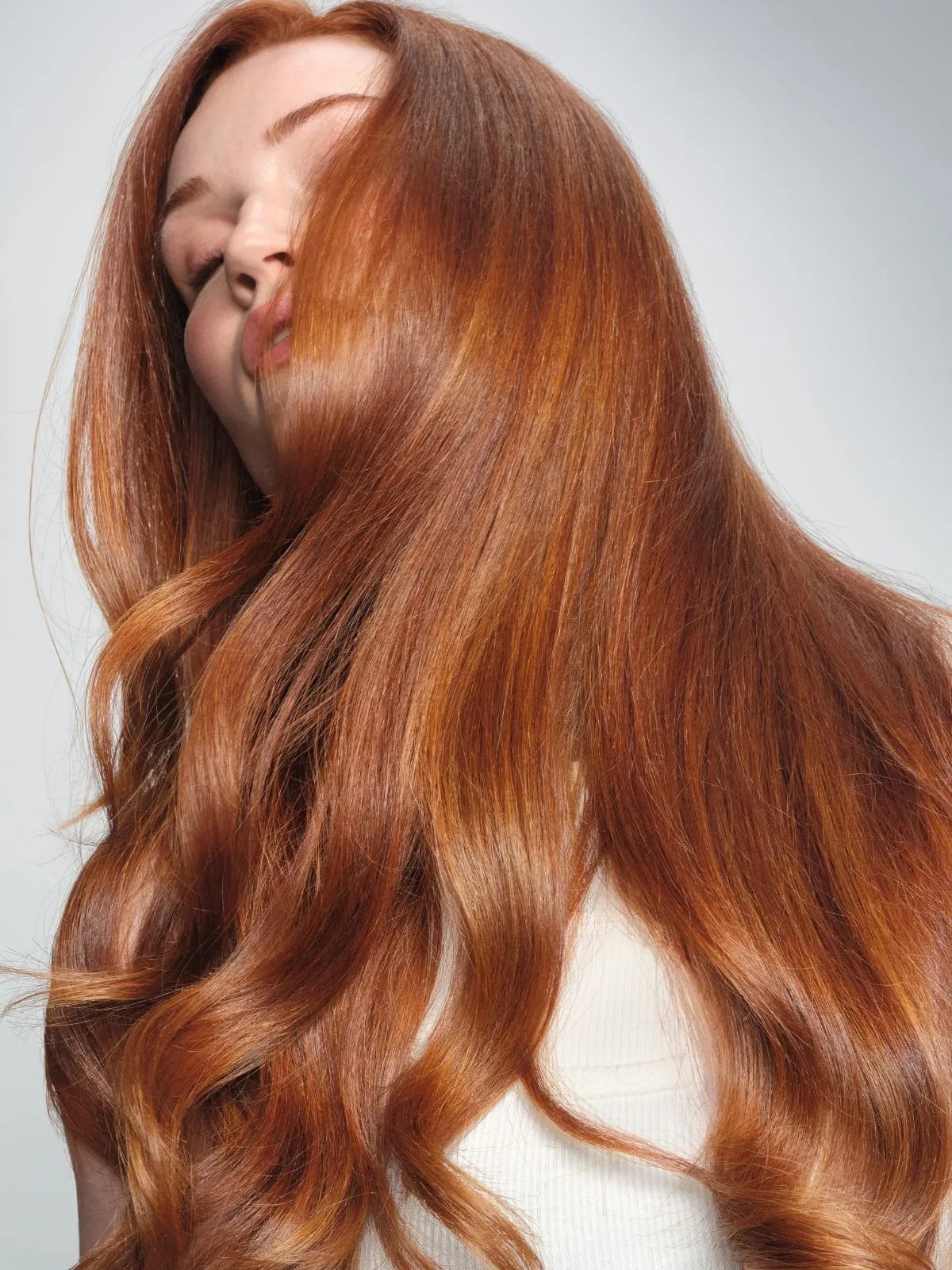 Mid-Back Glossy Copper Waves, Wavy Mid-Back Glossy Copper Waves, Wavy — Simple Copper Hair with Blonde