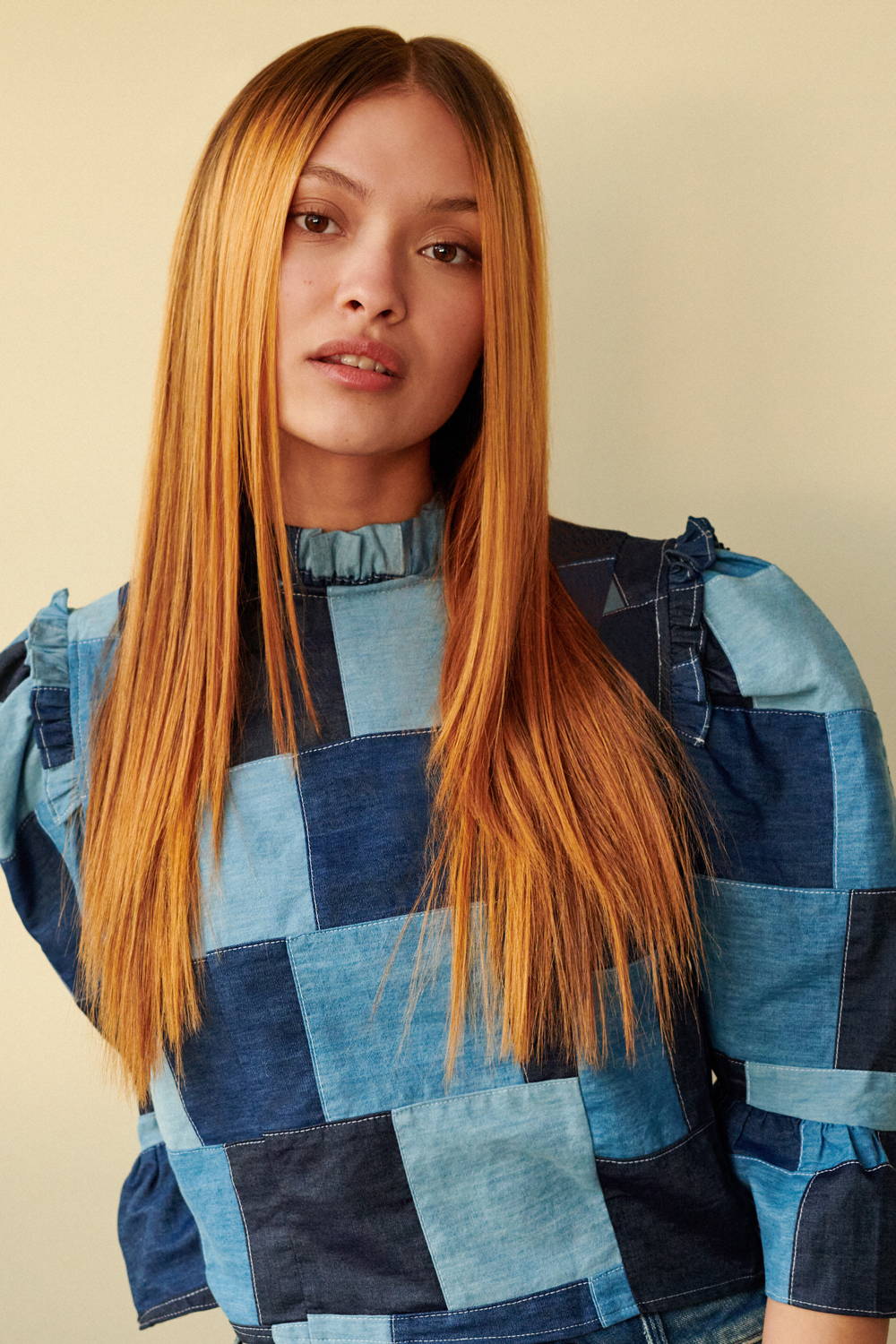 Mid-Back Champagne Blonde with Copper Balayage, Straight Mid-Back Champagne Blonde with Copper Balayage, Straight — Simple Copper Hair with Blonde