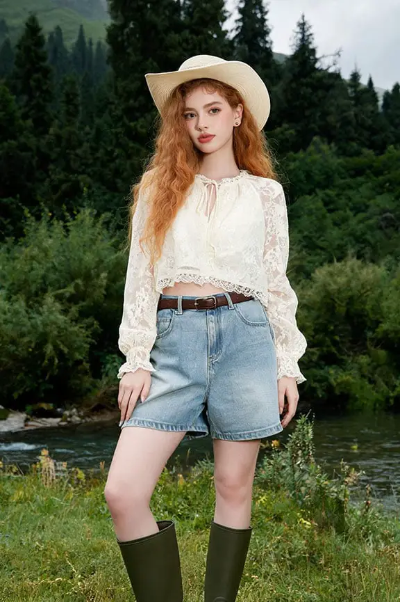 Lace Crop Top with Denim Shorts and Straw Hat Lace Crop Top with Denim Shorts and Straw Hat — Simple Country Concert Outfits Ideas