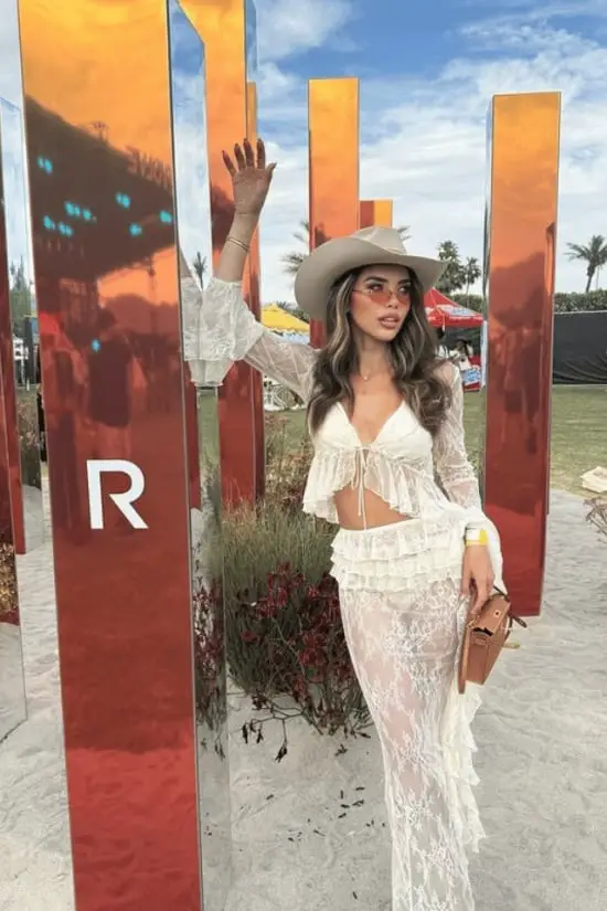 White Lace Ruffled Set with Maxi Skirt and Cowboy Hat White Lace Ruffled Set with Maxi Skirt and Cowboy Hat — Simple Country Concert Outfits Ideas