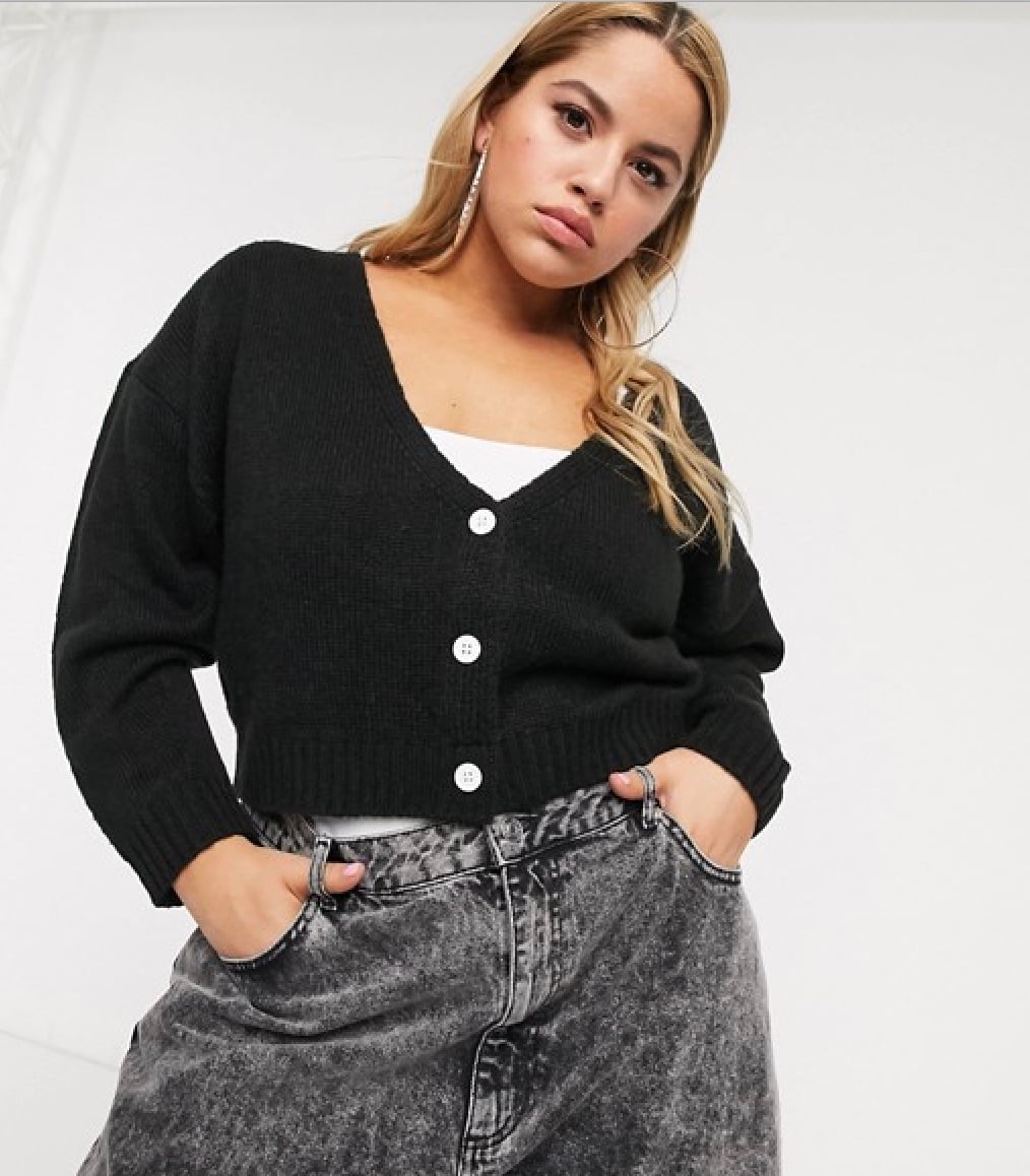 Black Oversized Cardigan with Gray Jeans Black Oversized Cardigan with Gray Jeans — Simple Cropped Cardigan Outfits