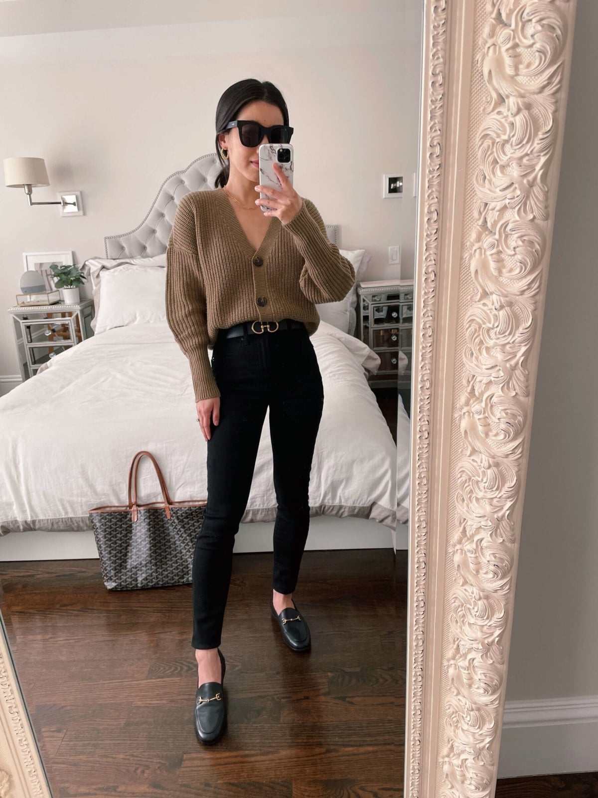 Brown Ribbed Cardigan with Skinny Jeans Brown Ribbed Cardigan with Skinny Jeans — Simple Cropped Cardigan Outfits