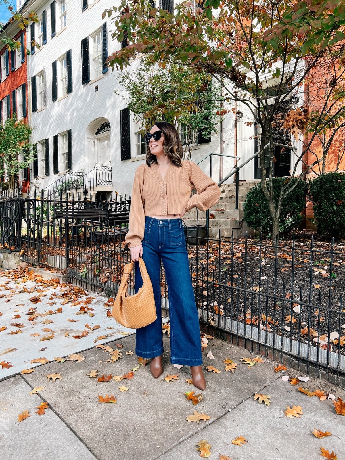 Beige Ribbed Cardigan with Wide-Leg Jeans Beige Ribbed Cardigan with Wide-Leg Jeans — Simple Cropped Cardigan Outfits