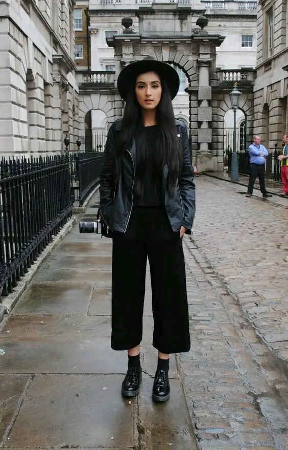 Black Wide Leg Culottes With Leather Jacket And Fedora Black Wide Leg Culottes With Leather Jacket And Fedora — Simple Culottes Outfits